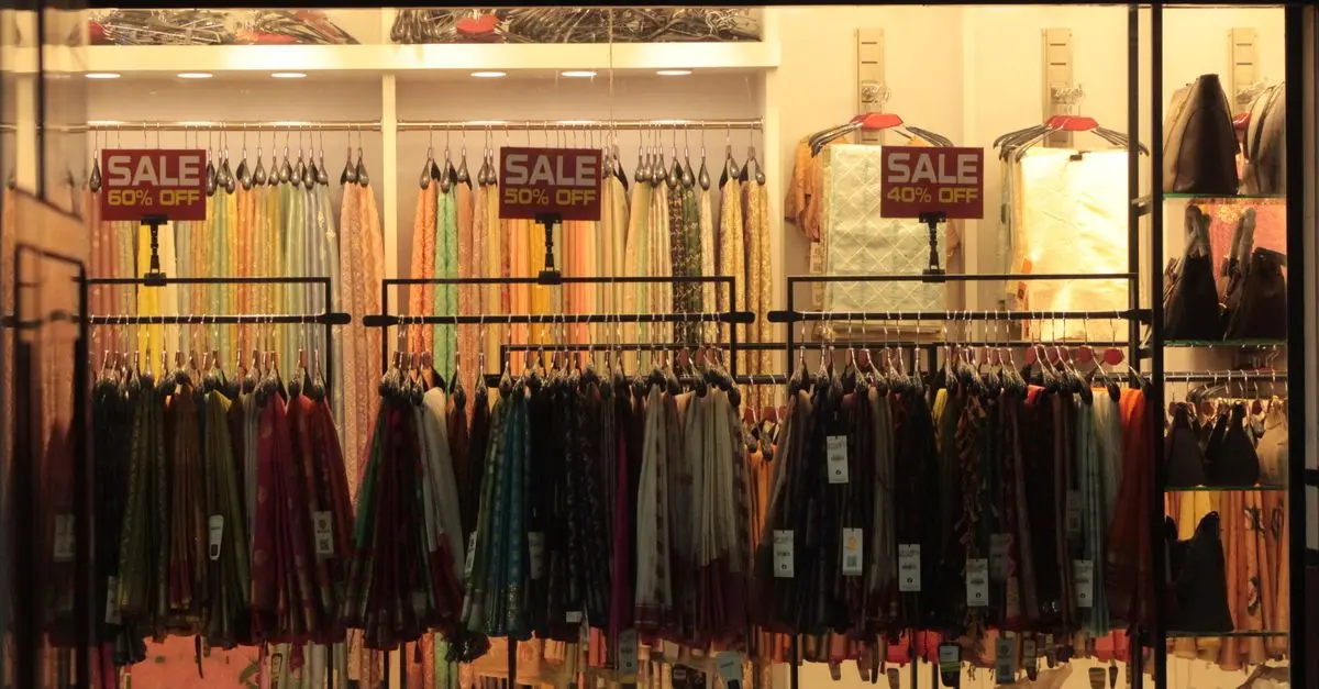 Cómo identificar los mejores descuentos en moda online